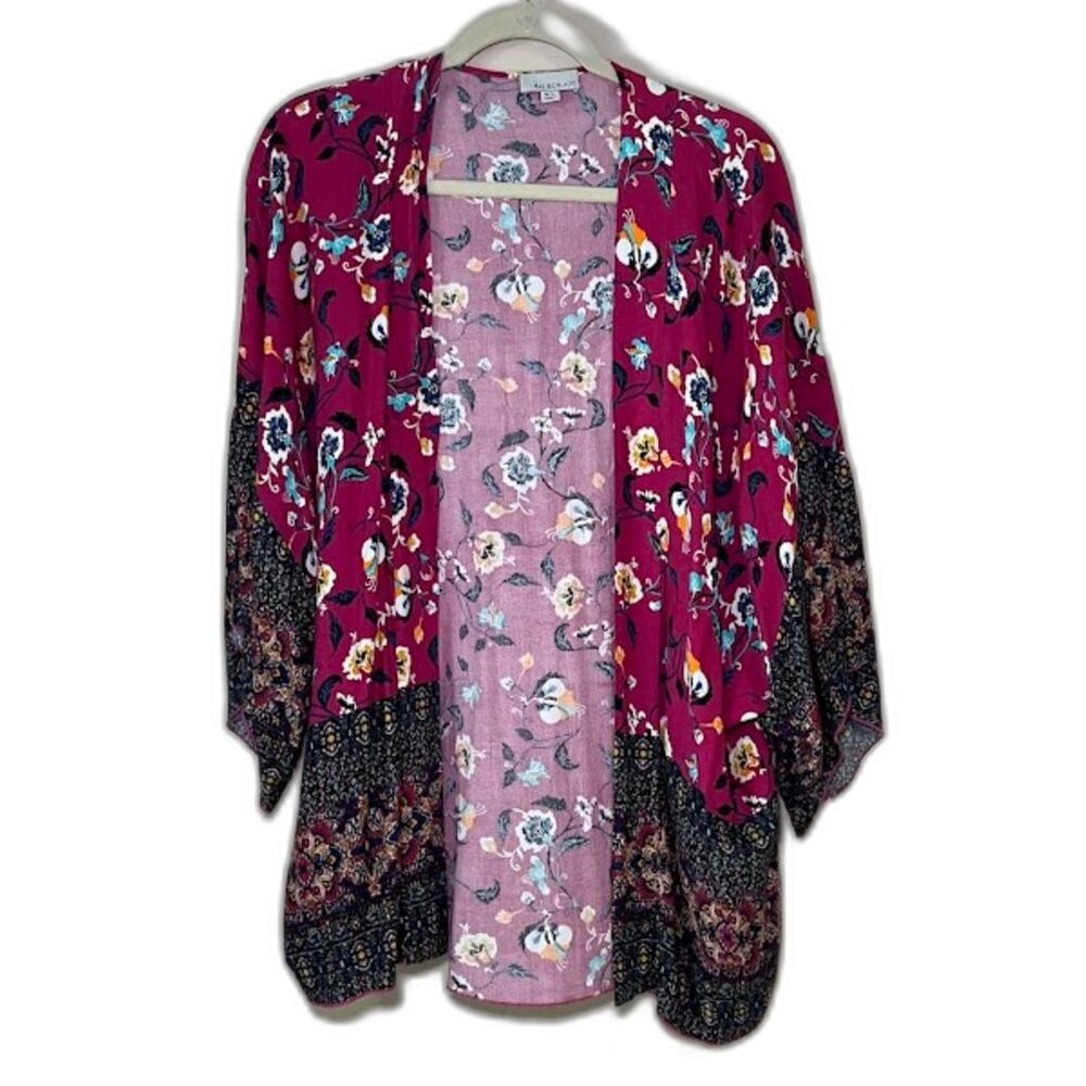 Allison Joy Floral Kimono. M/L